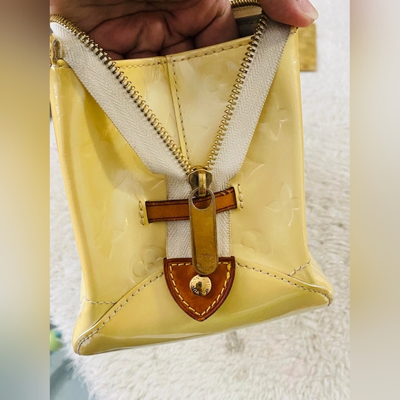 SOLD!!!(2for350)Original LV vernis - Picture 11 of 16